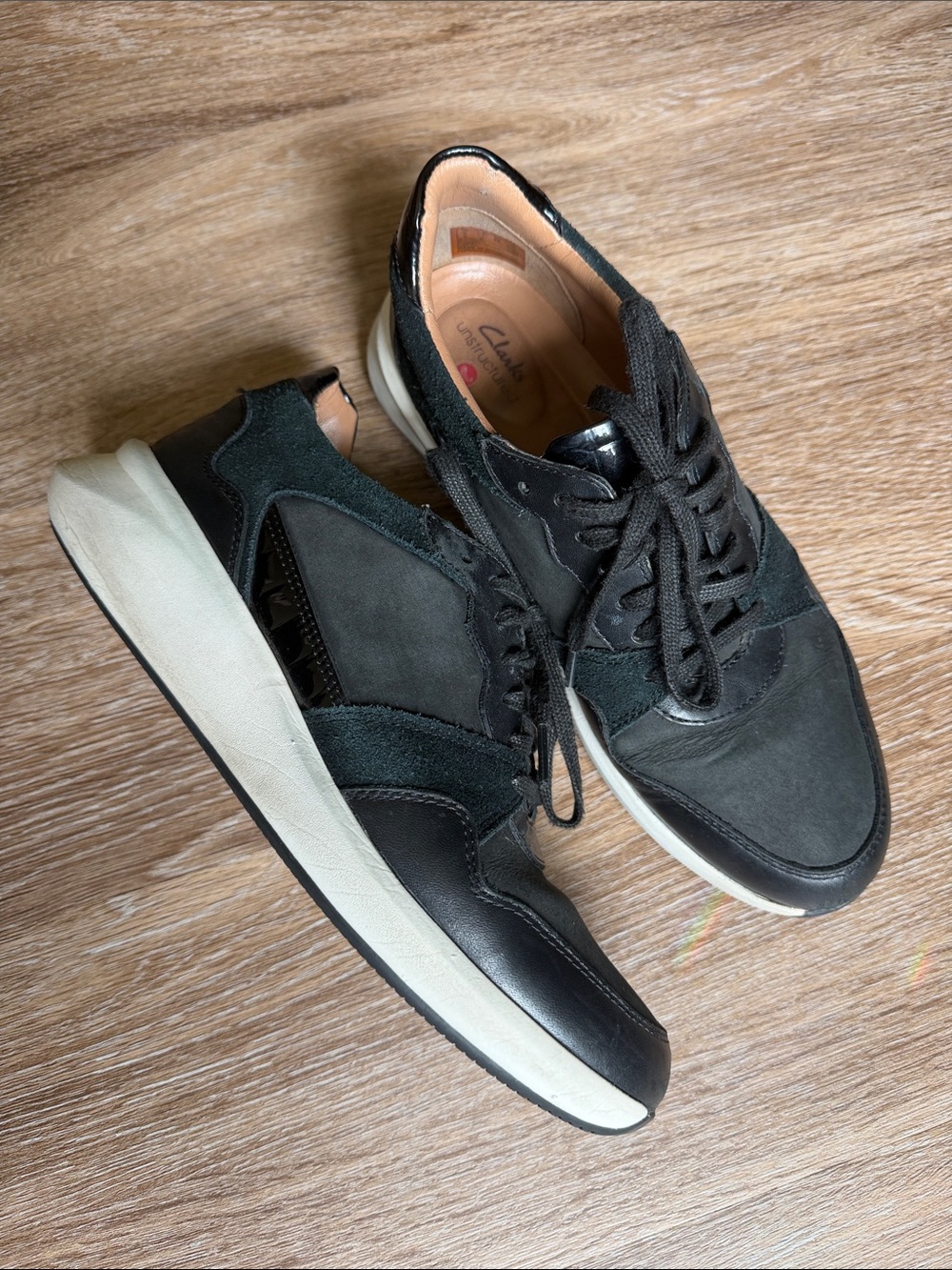Clarks Women's Black Leather & Suede Low-Top Sneakers (size 38 or 7.5) + A GIFT